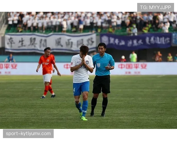 中圈开球规则详解：判定条件与裁判执行标准解析