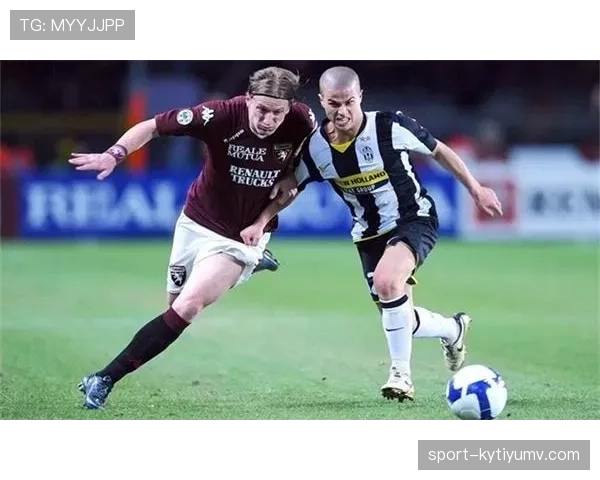 合法冲撞判罚依据：肩对肩争抢与危险动作界定