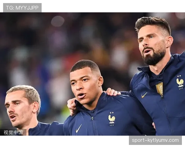 格列兹曼与姆巴佩的战术角色分野：组织核心与终结核心的能力边界与功能差异