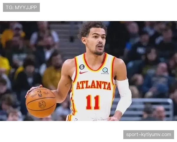 特雷·杨开豪车去便利店买泡面 那画面我笑了半天