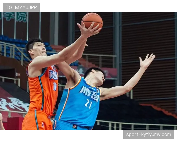 篮球规则：抢篮板犯规判定标准与合法接触界限